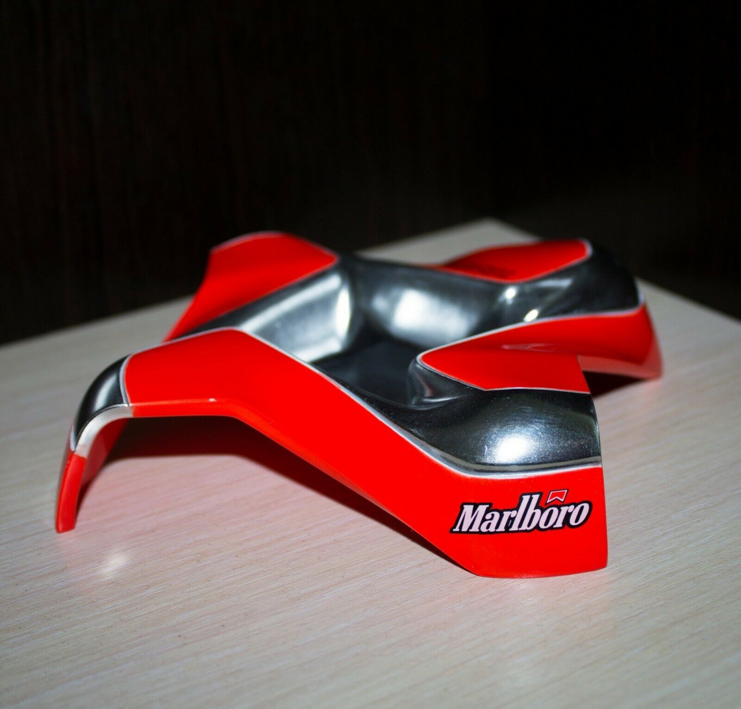 MARLBORO ashtray.