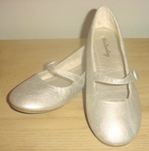 NEW Union Bay BALLET FLATS Ladies Metallic Shoes SIZE 6  MATTE GOLD