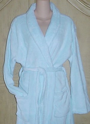 NEW Ladies PLUSH SPA BATH ROBE with POCKETS One Size Fits All SOFT BLUE