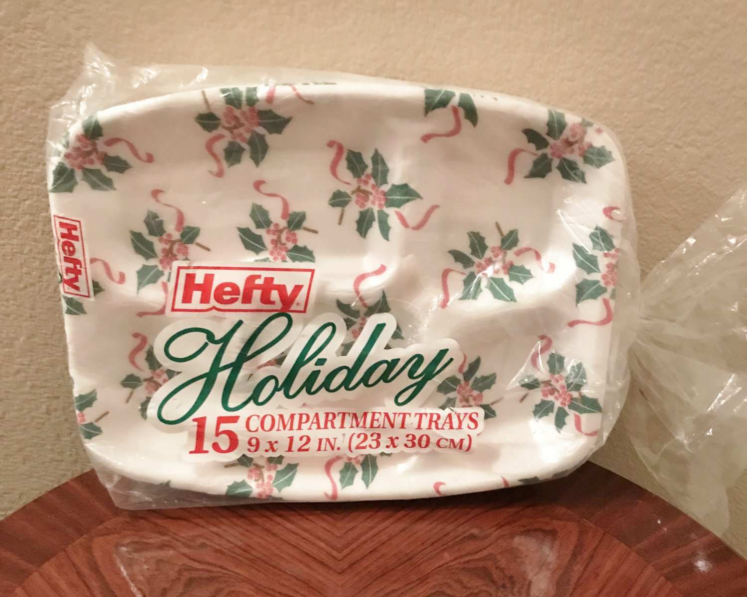 Hefty HOLIDAY COMPARTMENT TRAYS Heavy Duty Foam 12x9 Trays PACK OF 15