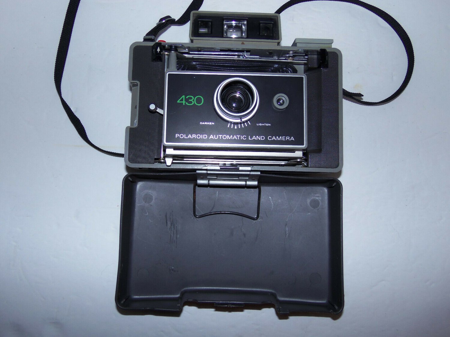 Vintage Polaroid Automatic Land Camera Film Camera w Cover and Carry Strap