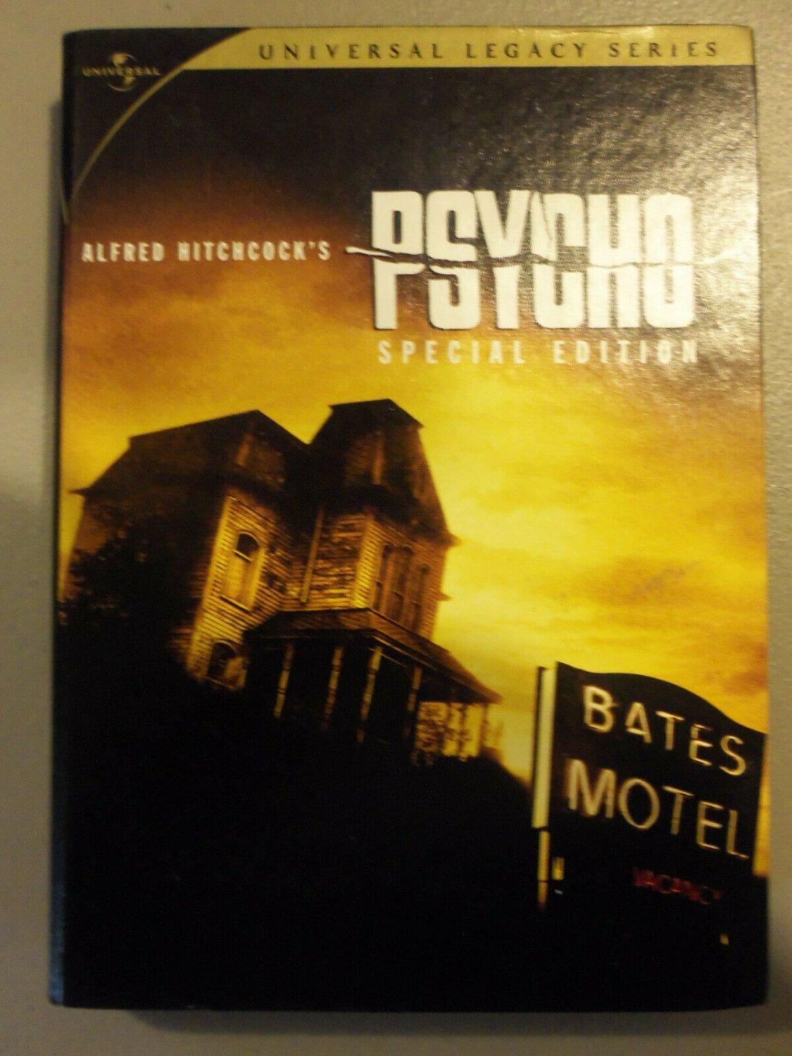 Alfred Hitchcock's Psycho Universal Legacy Series Special Edition 2 Disc DVD