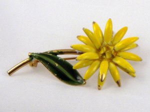 VINTAGE PIN BROOCH Old Yellow & Green Enamel Figural Flower