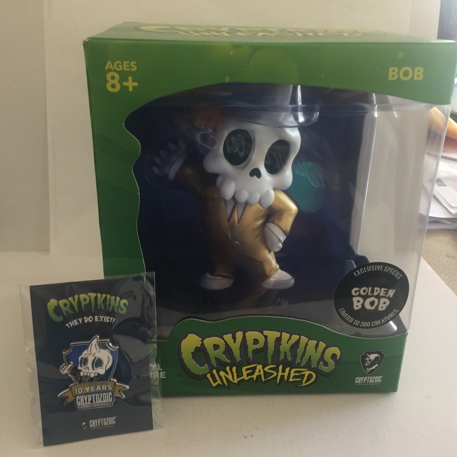 NEW Golden Bob Cryptkins Unleashed Exclusive Vinyl Figure with 10 Year Pin