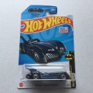 NEW DC Batman & Robin Batmobile Hotwheels 2/5