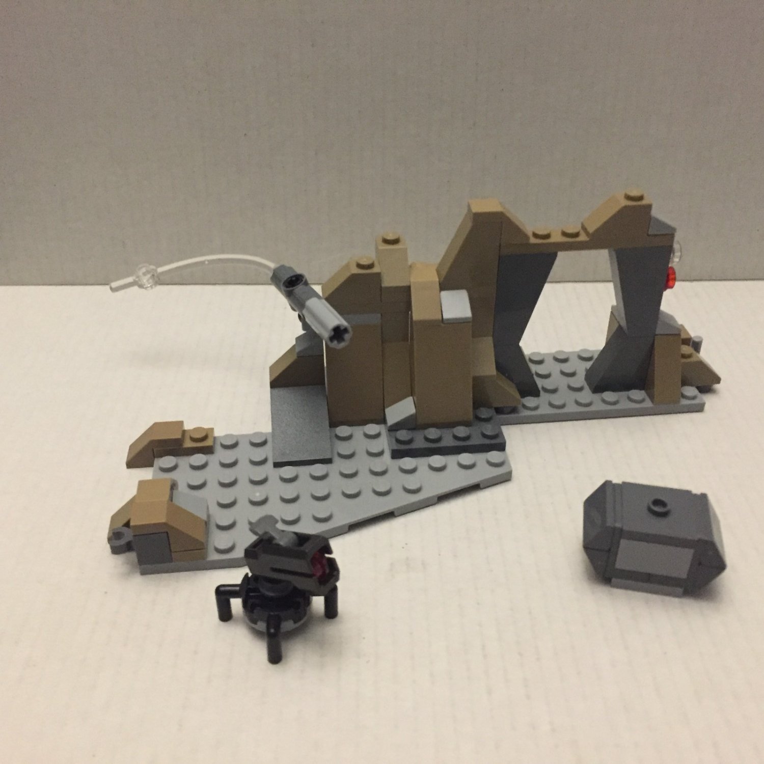 Official LEGO Star Wars Loose Mandalore Cave Hideout Foretress Set
