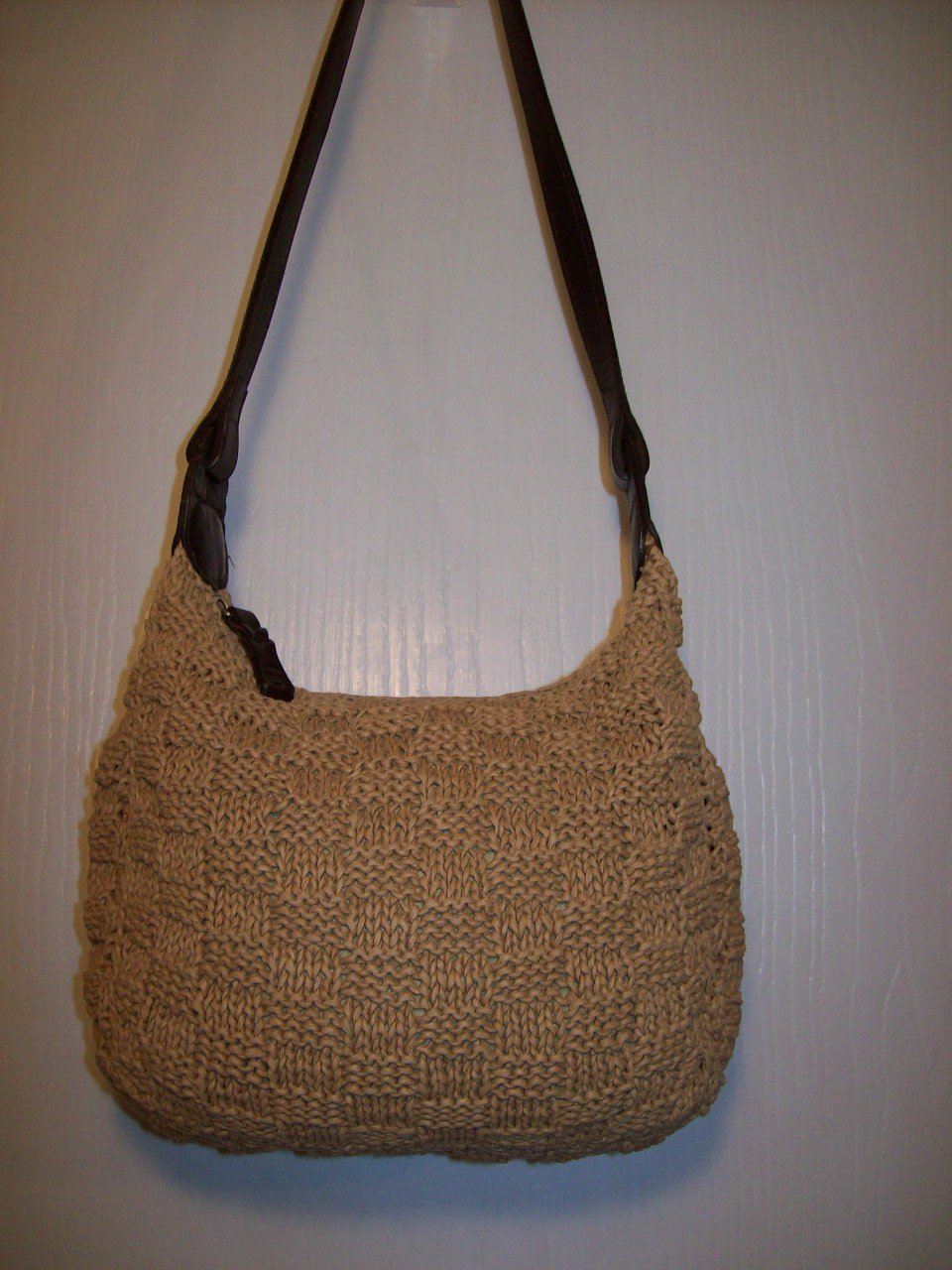 The SAK Crochet Raffia Rattan Knit Hobo Purse Shoulder Bag Leather