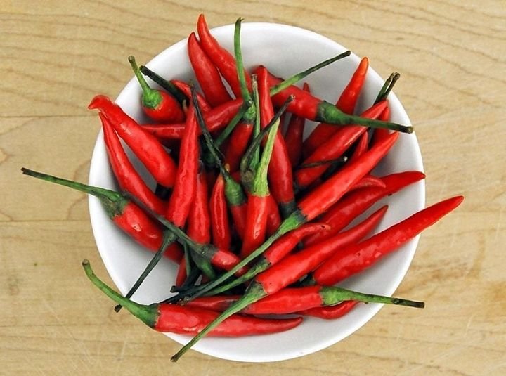 25 Pcs Hot Thai Bird Eye Pepper Seeds