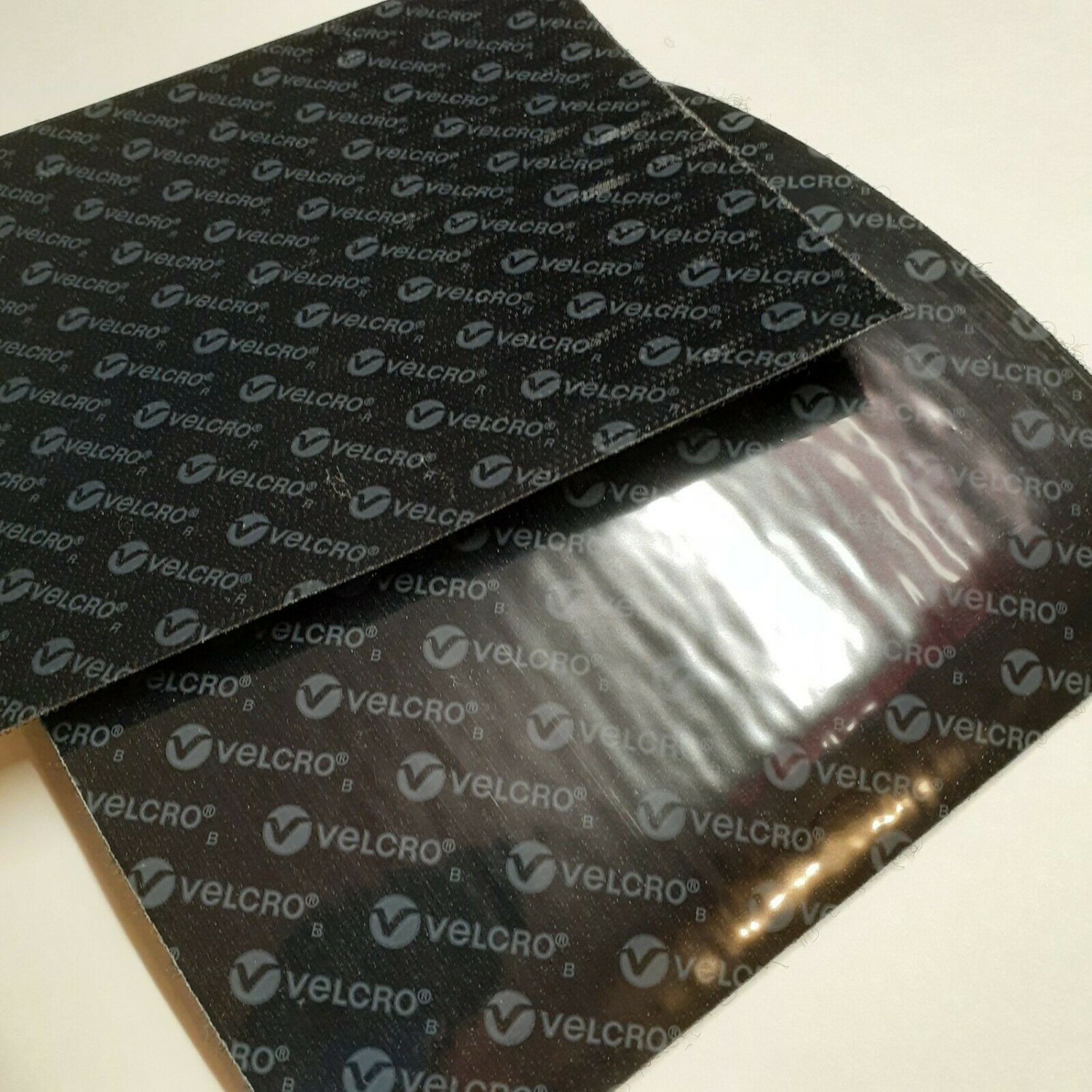 VELCRO® Brand | Heavy Duty Stick On Strips | Industrial Strength Double Sided Hook & Loop Self Adhesive Strips Perfect For Room Décor & Home, Office - Foto 2