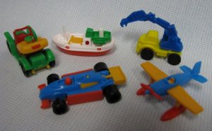 kinder surprise planes