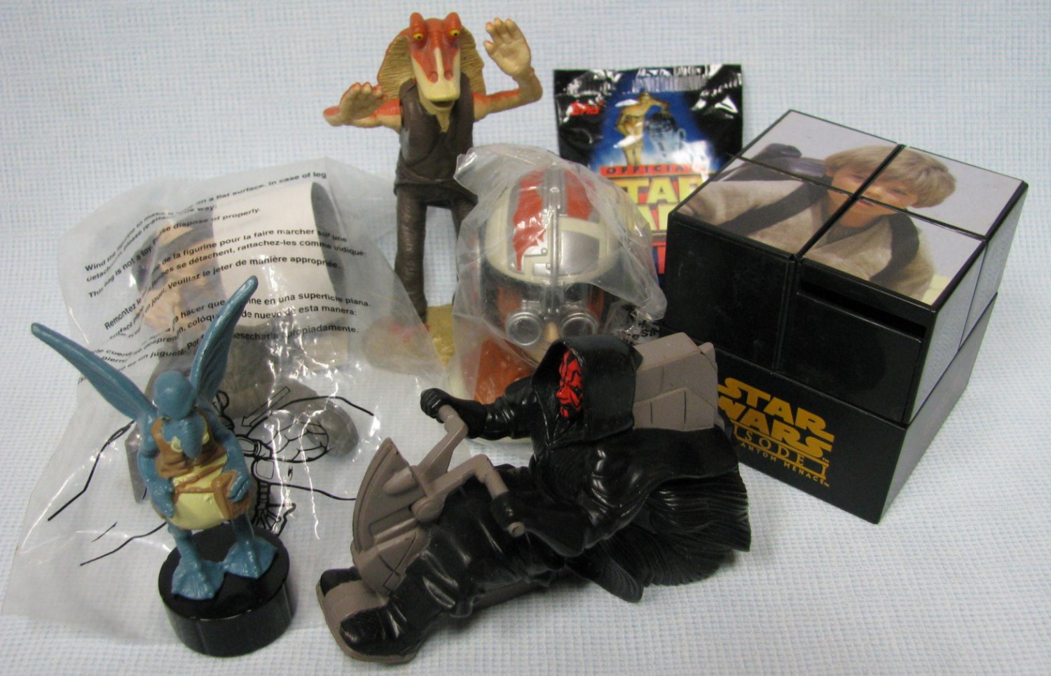 Star Wars TACO BELL Premiums Defeat the Dark Side - Tatooine 1999