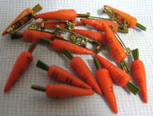 Arts & Crafts Mini CARROTS Pins