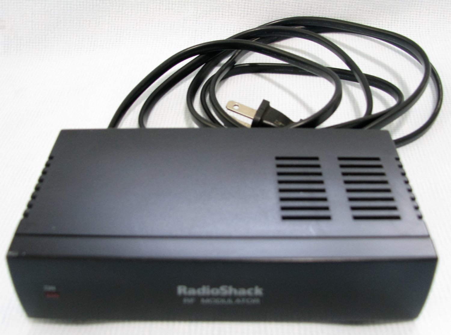 RADIO SHACK RF Modulator 15-1214 AV TV Converter