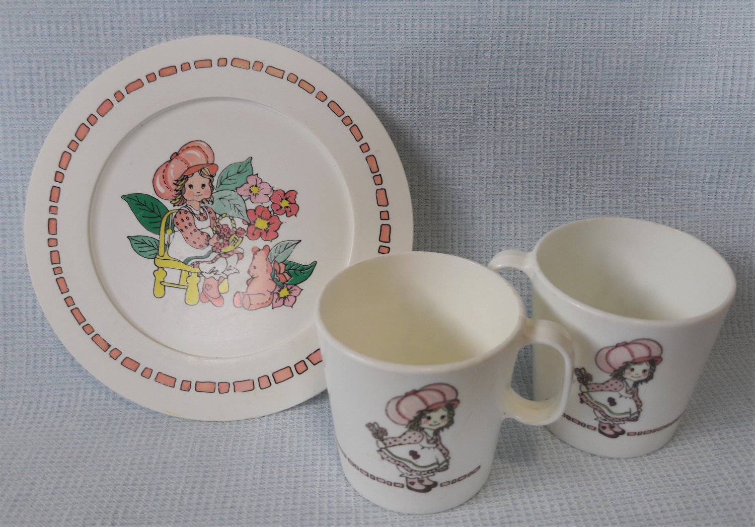 Strawberry Shortcake Plastic Cups and Plate Dishes