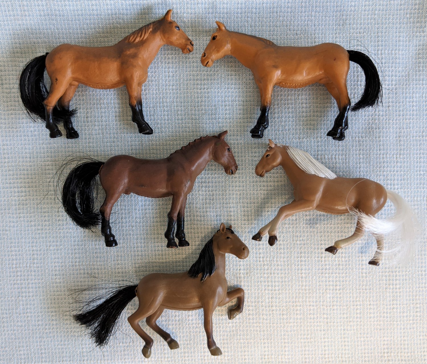 horses figures