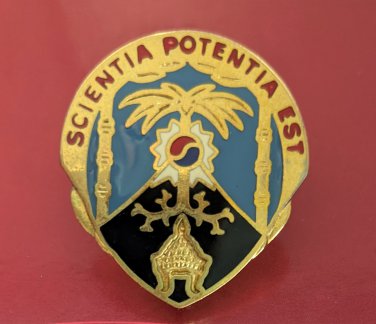 Scientia Potentia Est Lapel Pin
