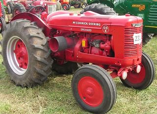 Case IH McCormick O-4 and OS-4 Tractor Operator’s Manual 1004228R1 DOWNLOAD