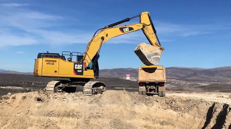 CATERPILLAR 352F EXCAVATOR OPERATION & MAINTENANCE MANUAL WYA