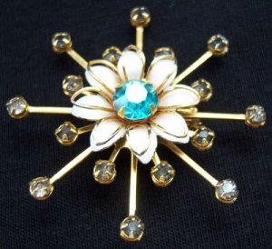 Pink Rhinestones 3D Pin Brooch Multi Petal Flower Vintage