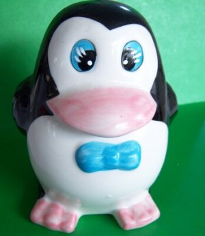Penguin Ceramic Bank Moneybox Baby Gift Vintage New