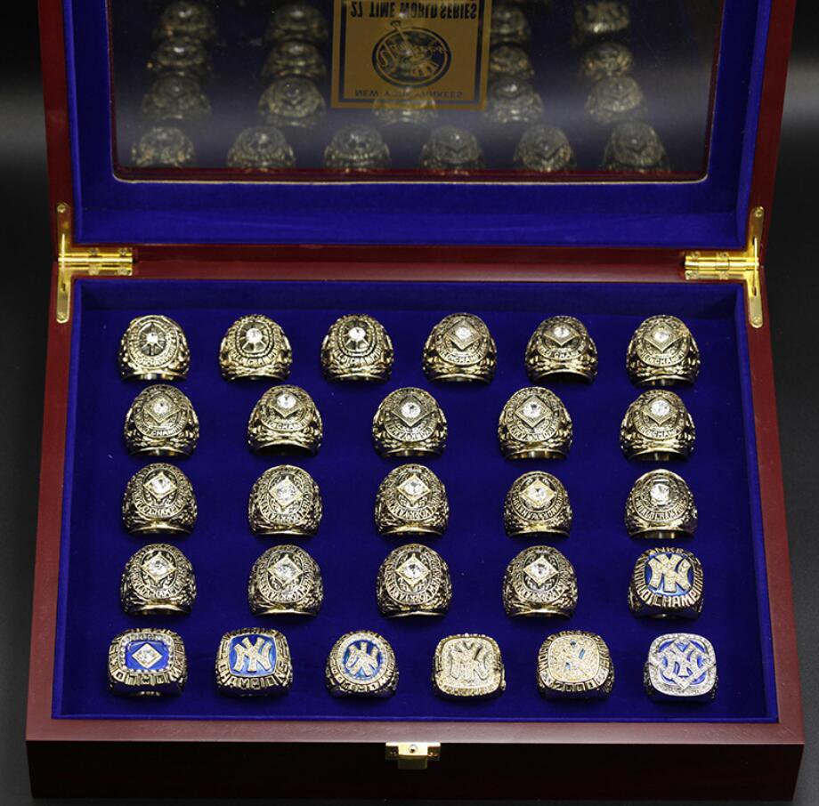 A Set New York Yankees World Series Championship rings Size 11 With Wo