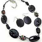 Black shell 18 Inch Necklace Set With Earrings