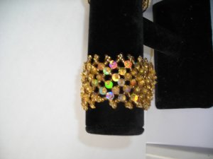 Gold  Sequien Bead Stretch Bracelet