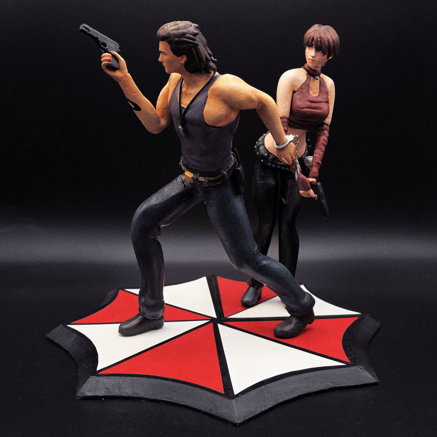 Custom Statues Rebecca Chambers and Billy Coen Resident Evil Zero