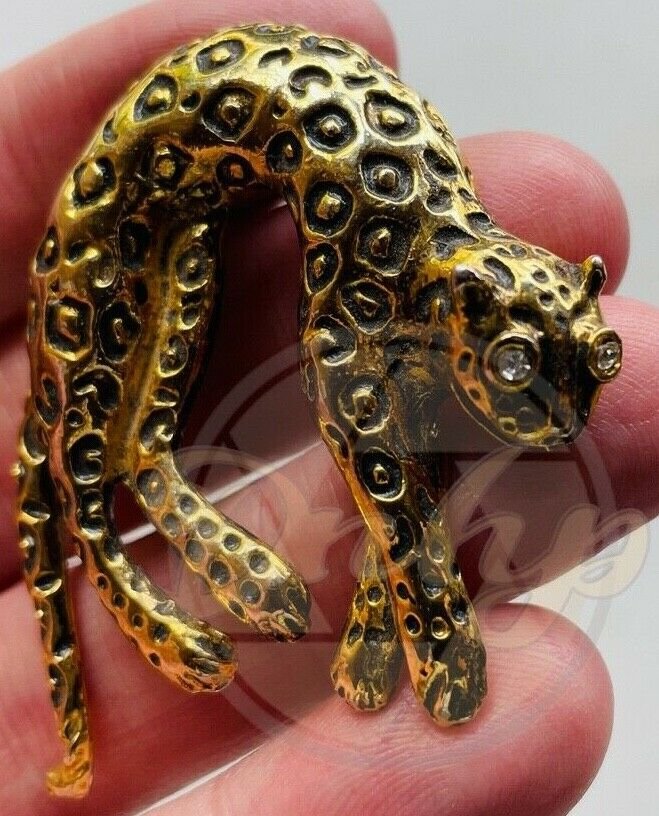 CHEETAH BIG CAT PIN Spotted White Rhinestone Eyes Wagging Tail