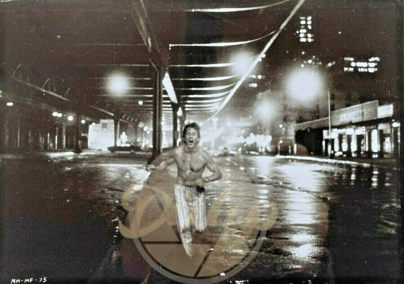 MARATHON MAN Dustin Hoffman 8x10 B&W (1 photo) 1976 Movie Promotional Lobby Card