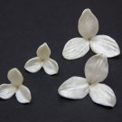 Pearl flower beads with three petals Flower for jewelry making (Set 3 pcs) Pearl flower beads with three petals Flower for jewelry making (Set 3 pcs)