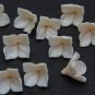 Pearl/ Beige flower Beads 0,6" ( 1,5 cm), Beige inside, pearl at the edges of the petals.