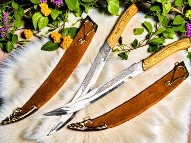 Handmade Fantasy Twin Blades &acirc;�� Decorative Cosplay Display Swords