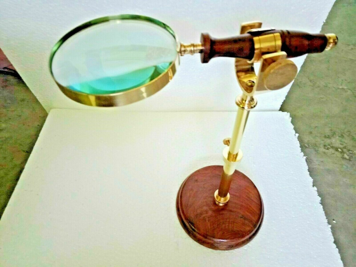 Brass Magnify Desk & Table Magnifying Glass With Wood Base newly