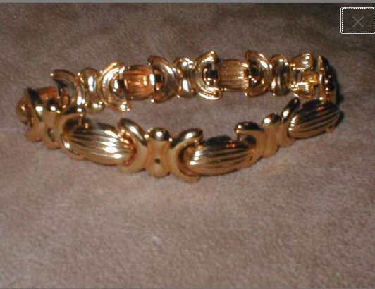 Vintage signed AVON Bracelet