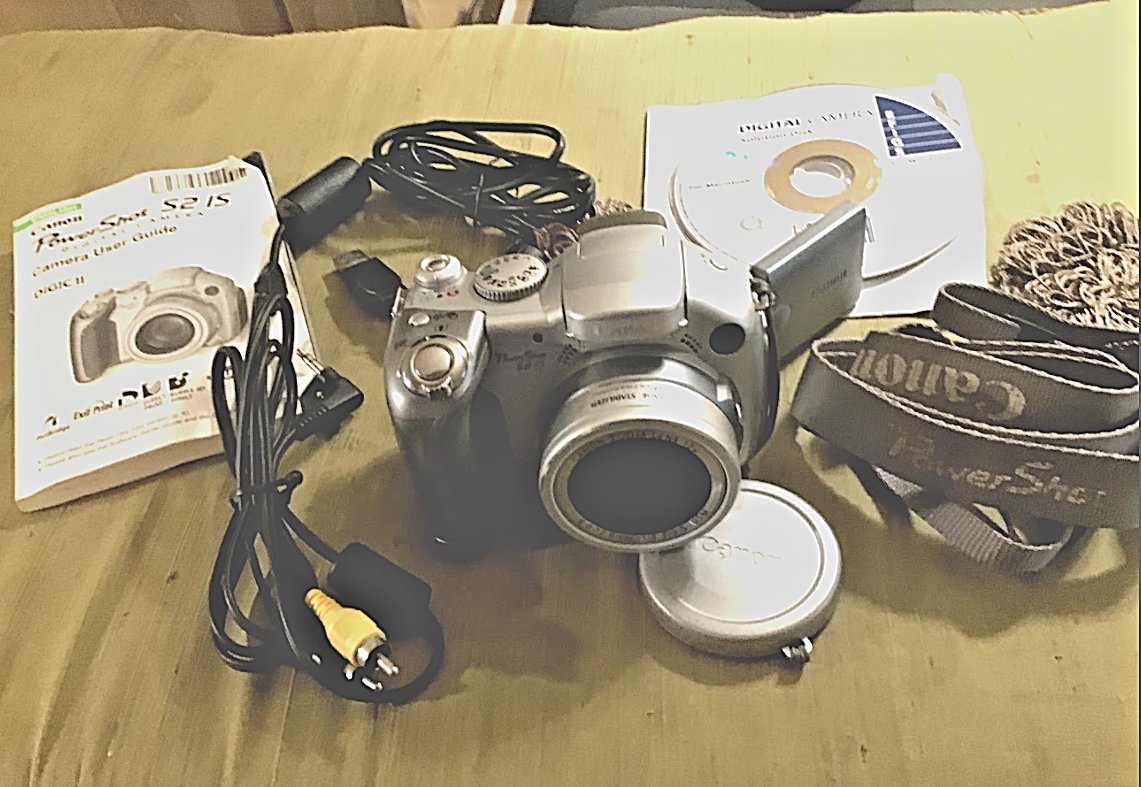 Canon PowerShot S2 IS 5.0MP Digital Camera w/ Extras repair or parts