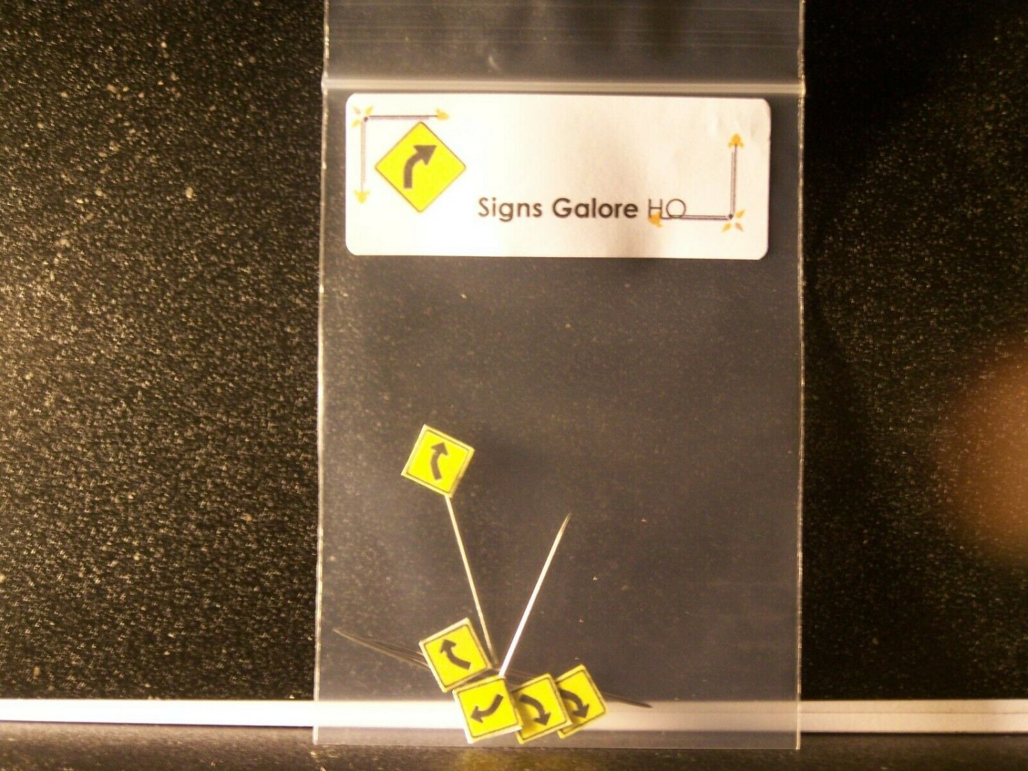 "New" Model Train 5 Right Curve Ahead Street signs HO scale Layout Details