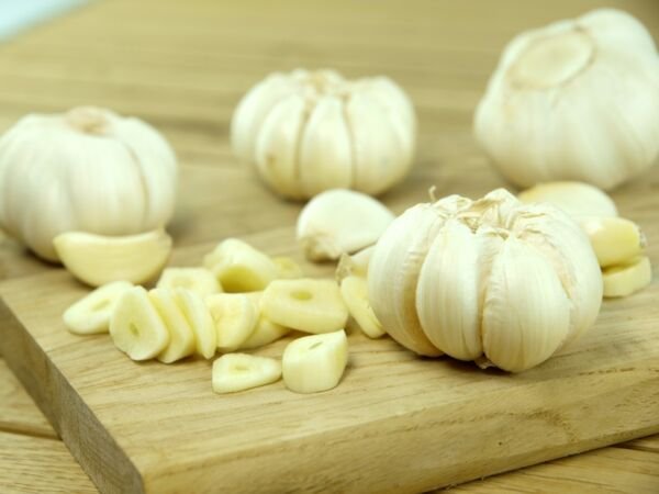 Lorz Italian Garlic 2 Bulbs Fresh Garden