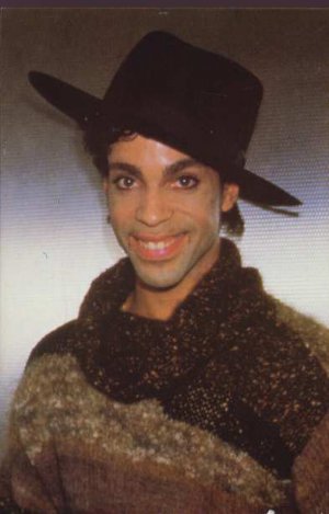 Prince - Postcard - Prince wearing Jumper & Hat - UK   Postcard - AP176 ex