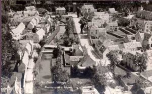 BOURTON-ON-THE WATER Model Village Postcard  RP