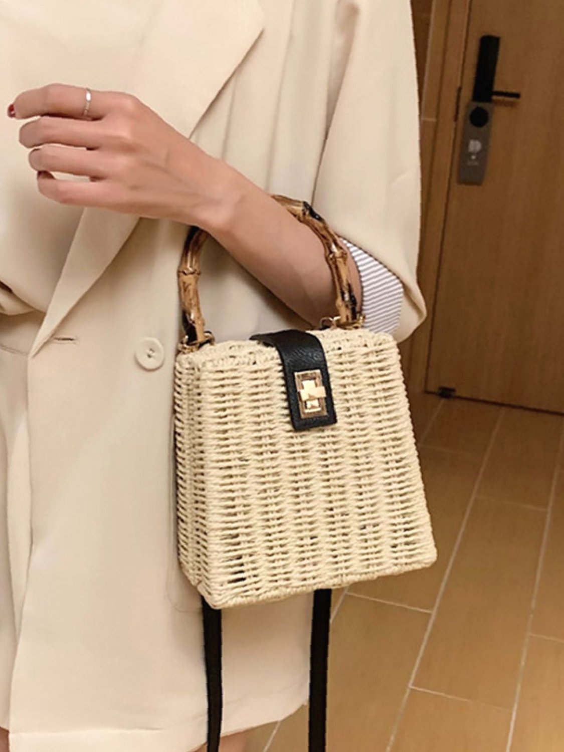 Minimalist Turn Lock Straw Bag - Women Satchels