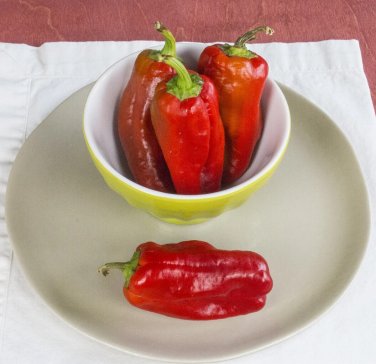 Dolmalik Chili Peppers Easy To Grow Vegetable Garden Edible 25 seeds