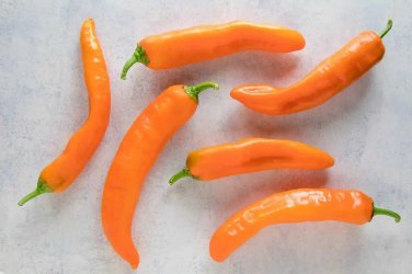 Corno Di Toro Chili Peppers Easy To Grow Vegetable Garden Edible 25 seeds