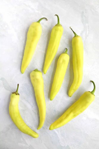 Banana Peppers Easy To Grow Vegetable 25 seeds