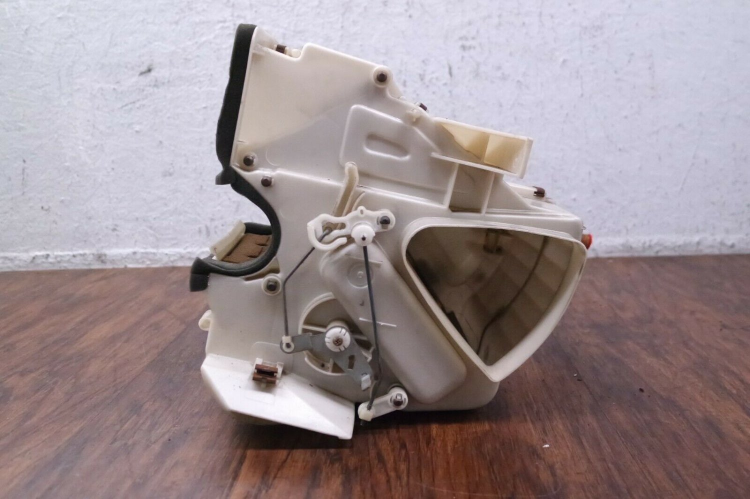 9097 MAZDA MX5 MIATA OEM COOLANT HEATER CORE ELEMENT HOUSING BOX ASSEMBLY