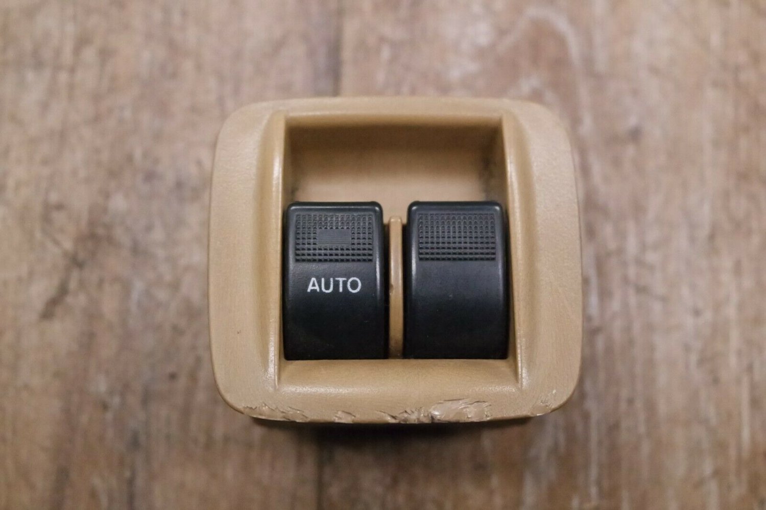 0105 MAZDA MX5 MIATA OEM POWER WINDOW MASTER CENTER CONSOLE SWITCH TAN