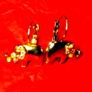 Beautiful vintage elephant earrings w/rhinestones