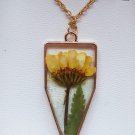 pendants for women's necklaces made of natural flowers.3cm in length