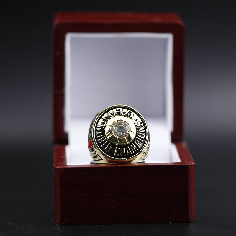 1973 New York Knicks Basketball Championship Ring