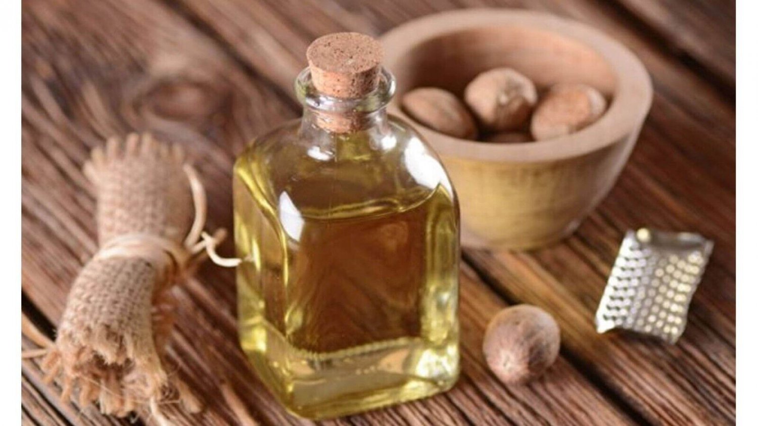 Nutmeg OIL (100 Pure Essential Oil) food grade FREE SHIPPING WORLD WIDE